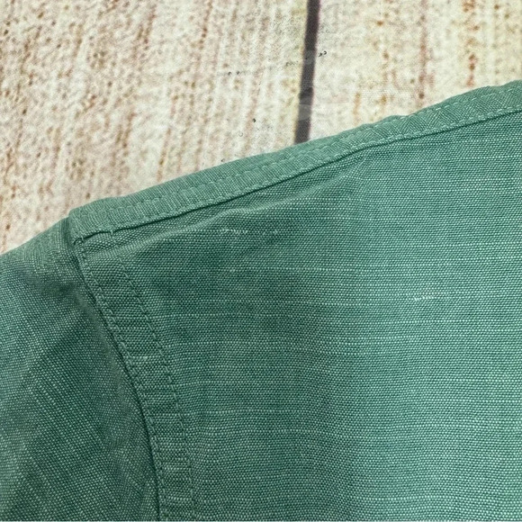 L.L Bean Womens Button Up Green shirt size Medium - Picture 11 of 11